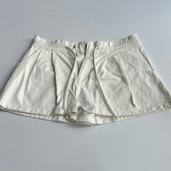 Forever 21 Pants - Forever 21 Women's Cream High-Waisted Shorts | Minimalist | Size Large